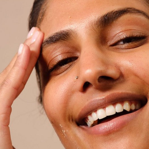 The Body Shop Vitamin C Glow Revealing Liquid Peel