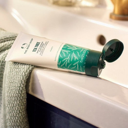 The Body Shop Tea Tree Skin Clearing Clay Mask 